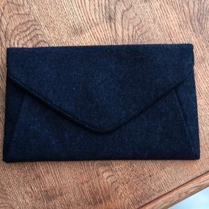 Vineyard Vines Charcoal Clutch